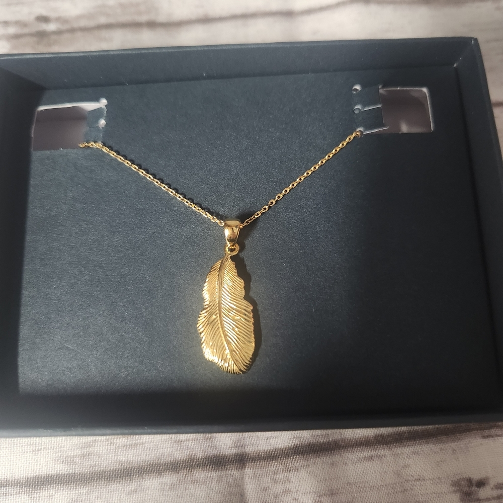 J Crew Feather Pendant Necklace ☆NIB☆